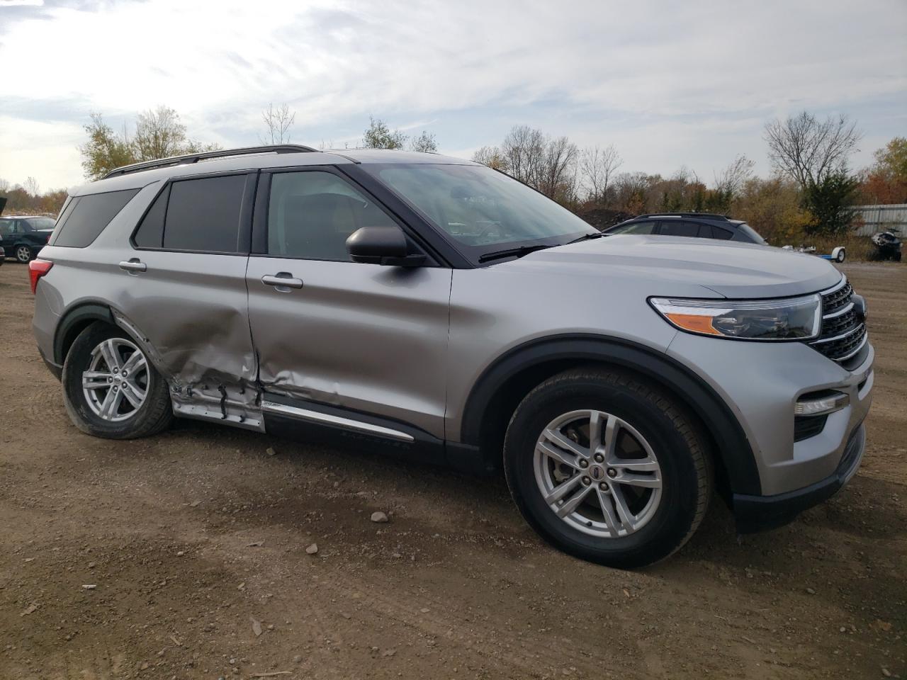 2021 Ford Explorer VIN 1FMSK8DH0MGA93967 Copart auction photo, side / undercarriage damage thumbnail 4