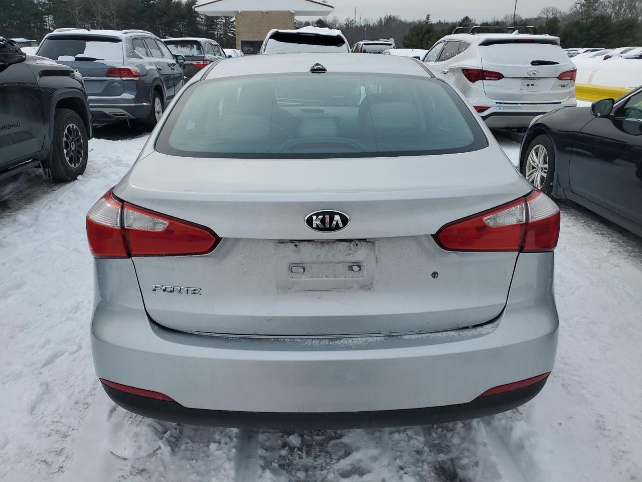2015 KIA Forte VIN KNAFK4A63F5406877 Copart auction photo, front end damage thumbnail 6