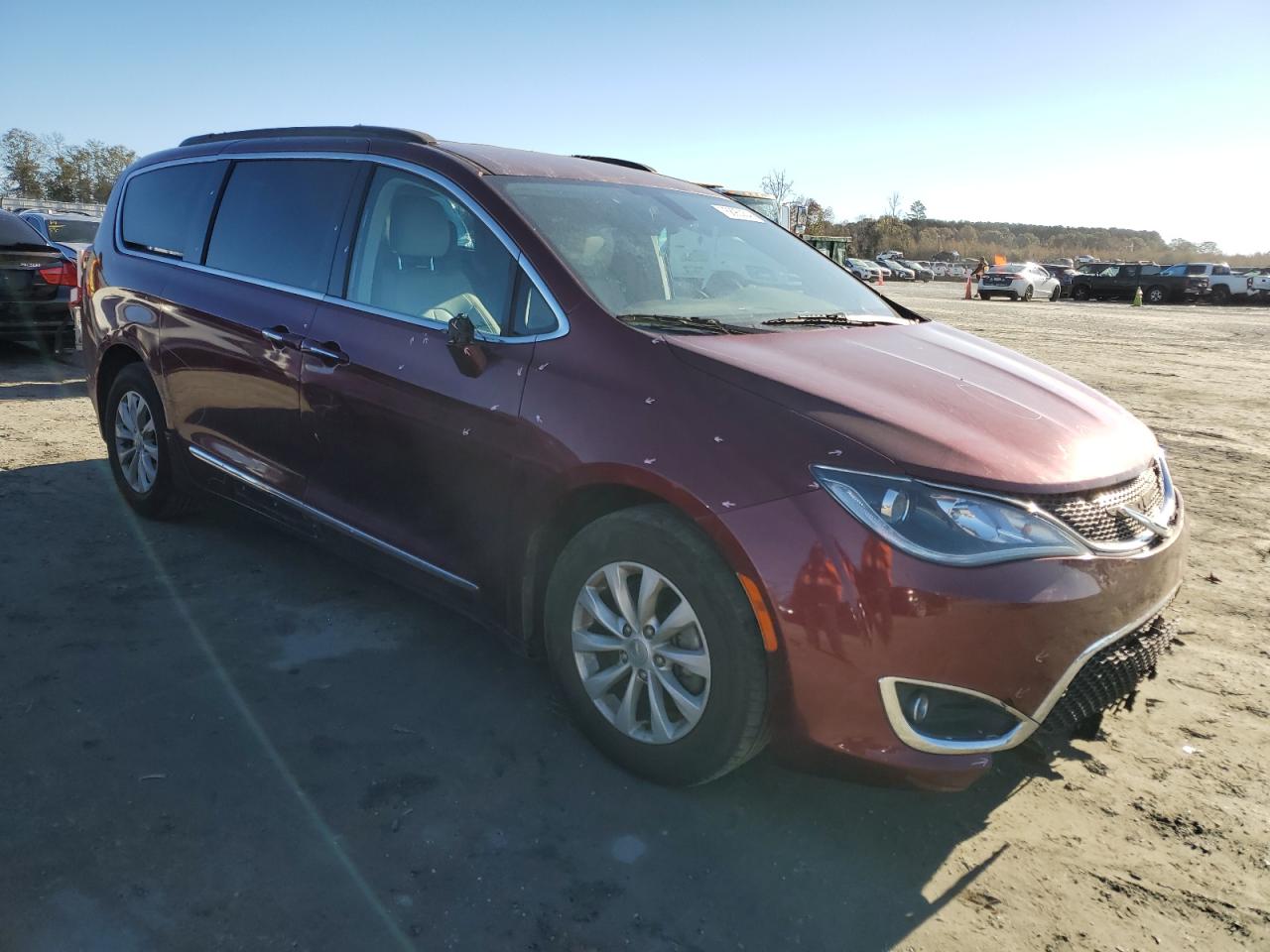 2017 Chrysler Pacifica VIN 2C4RC1BG5HR509436 Copart auction photo, front end / all over damage thumbnail 4