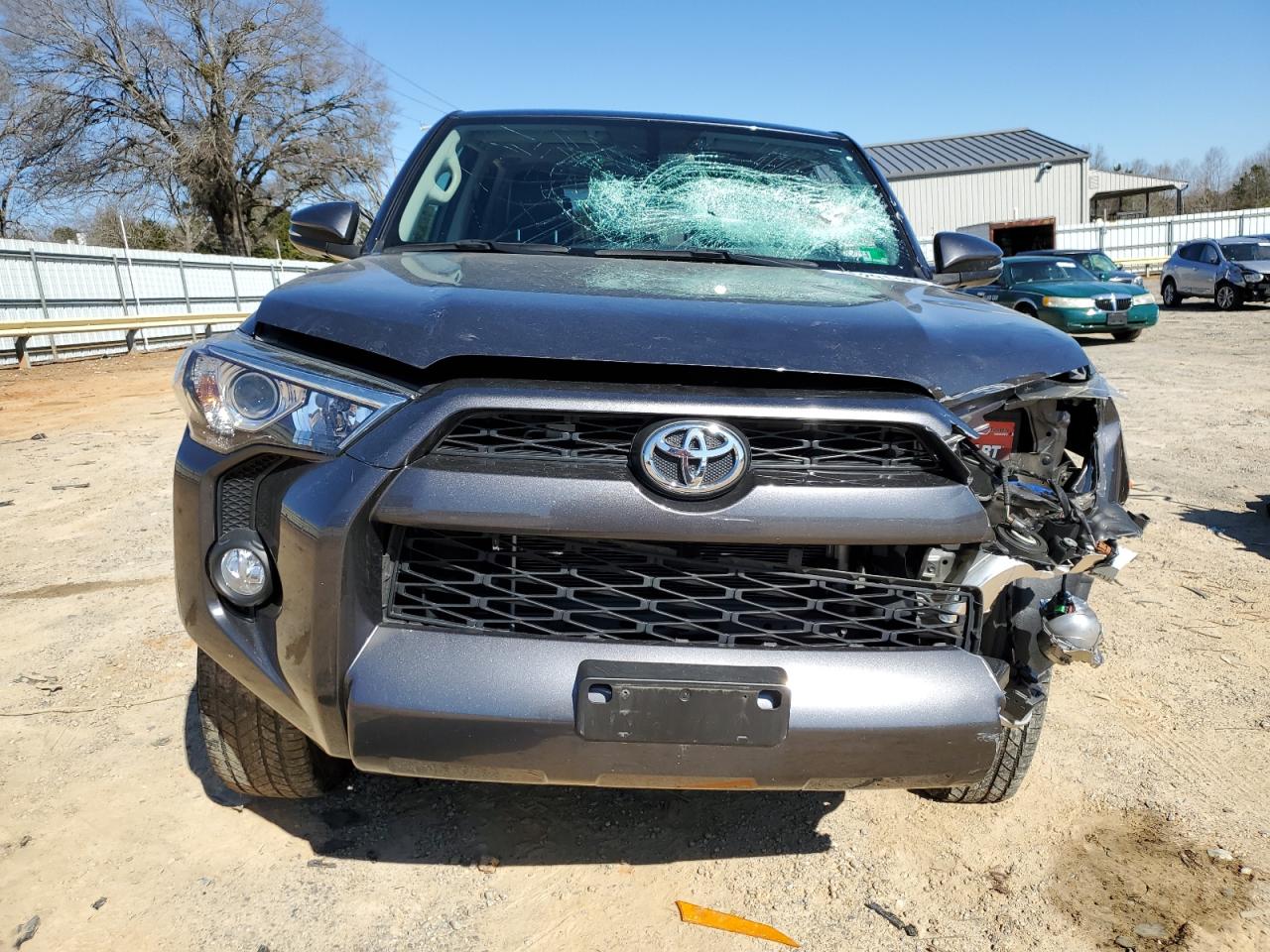 2018 Toyota 4Runner VIN JTEBU5JR4J5541933 Copart auction photo, all over / undercarriage damage thumbnail 5