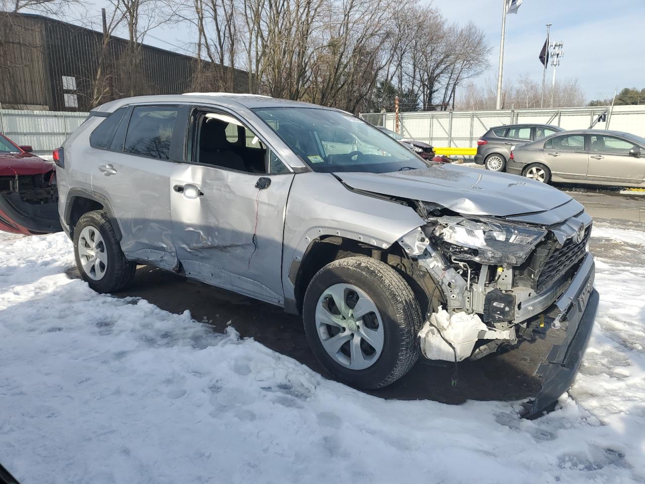 2022 Toyota RAV 4 VIN 2T3F1RFV1NC257588 Copart auction photo, side / front end damage thumbnail 4