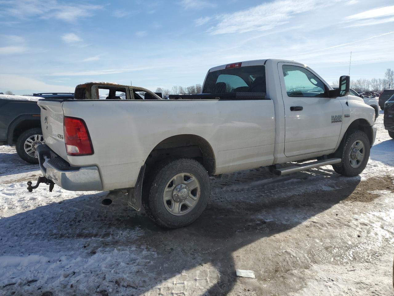 2018 RAM 2500 VIN 3C6MR5AJ3JG364025 Copart auction photo, minor dent/scratches damage thumbnail 3