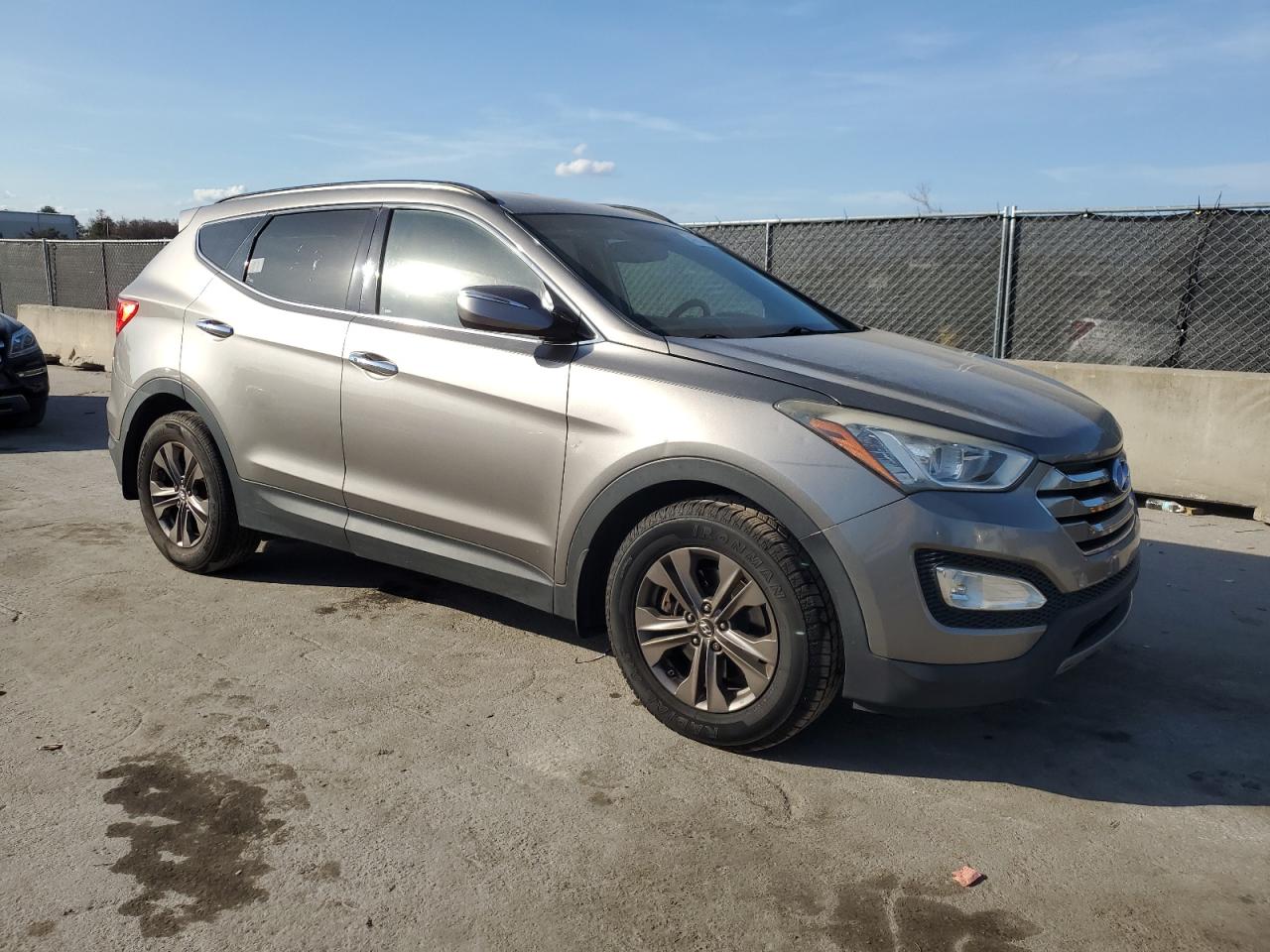 2013 Hyundai Santa Fe VIN 5XYZU3LB3DG077942 Copart auction photo, minor dent/scratches damage thumbnail 4