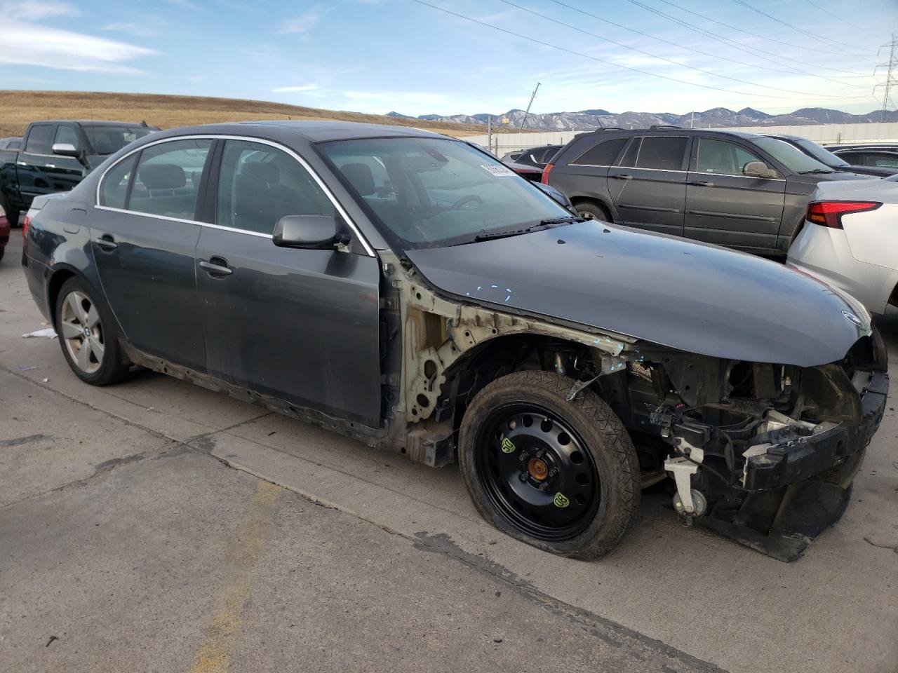 2007 BMW 5er VIN WBANF73587CU21426 Copart auction photo, vandalism / front end damage thumbnail 4