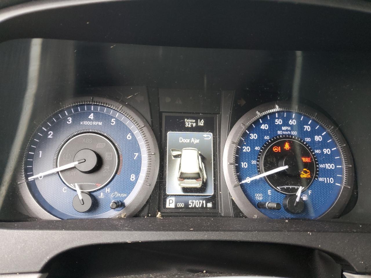 2019 Toyota Sienna VIN 5TDKZ3DC7KS004602 Copart auction photo, rear end / all over damage thumbnail 9