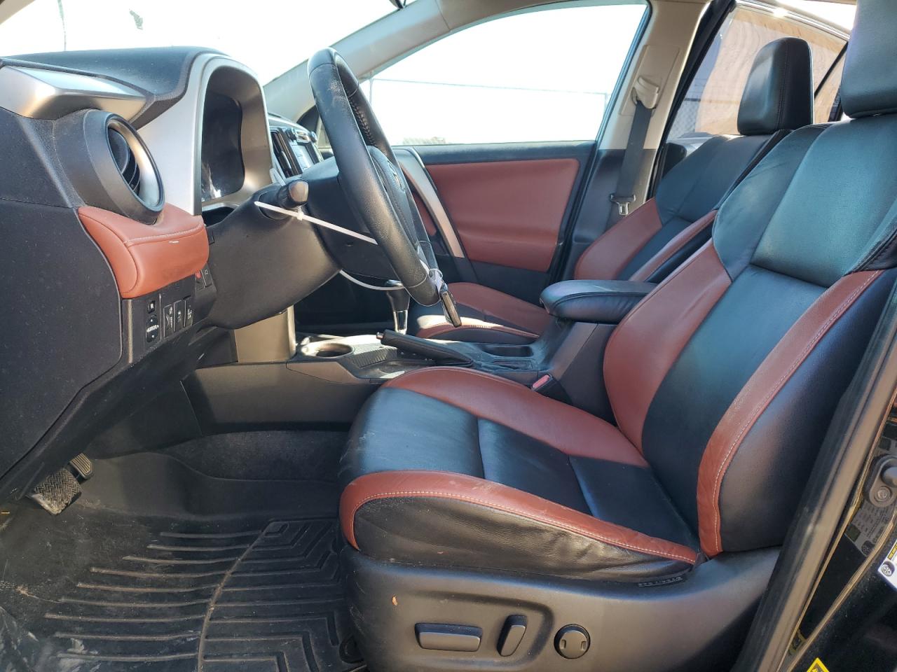 2015 Toyota RAV 4 VIN 2T3YFREV4FW230364 Copart auction photo, front end / rear end damage thumbnail 7