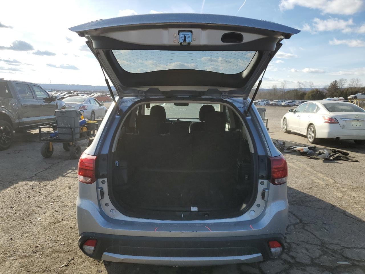 2017 Mitsubishi Outlander VIN JA4AZ2A32HZ021335 Copart auction photo, front end damage thumbnail 6