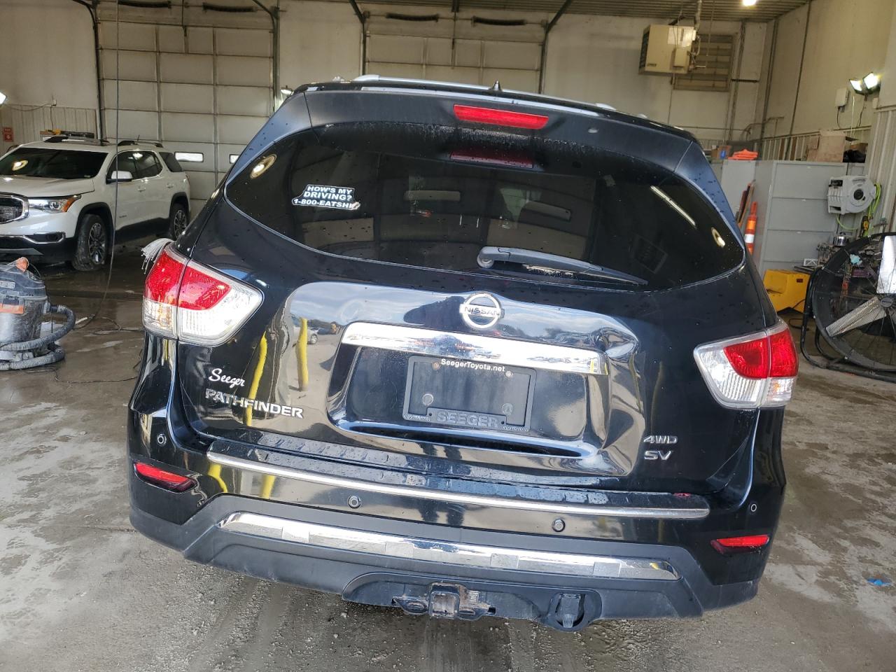2015 Nissan Pathfinder VIN 5N1AR2MM7FC645962 Copart auction photo, front end / side damage thumbnail 6