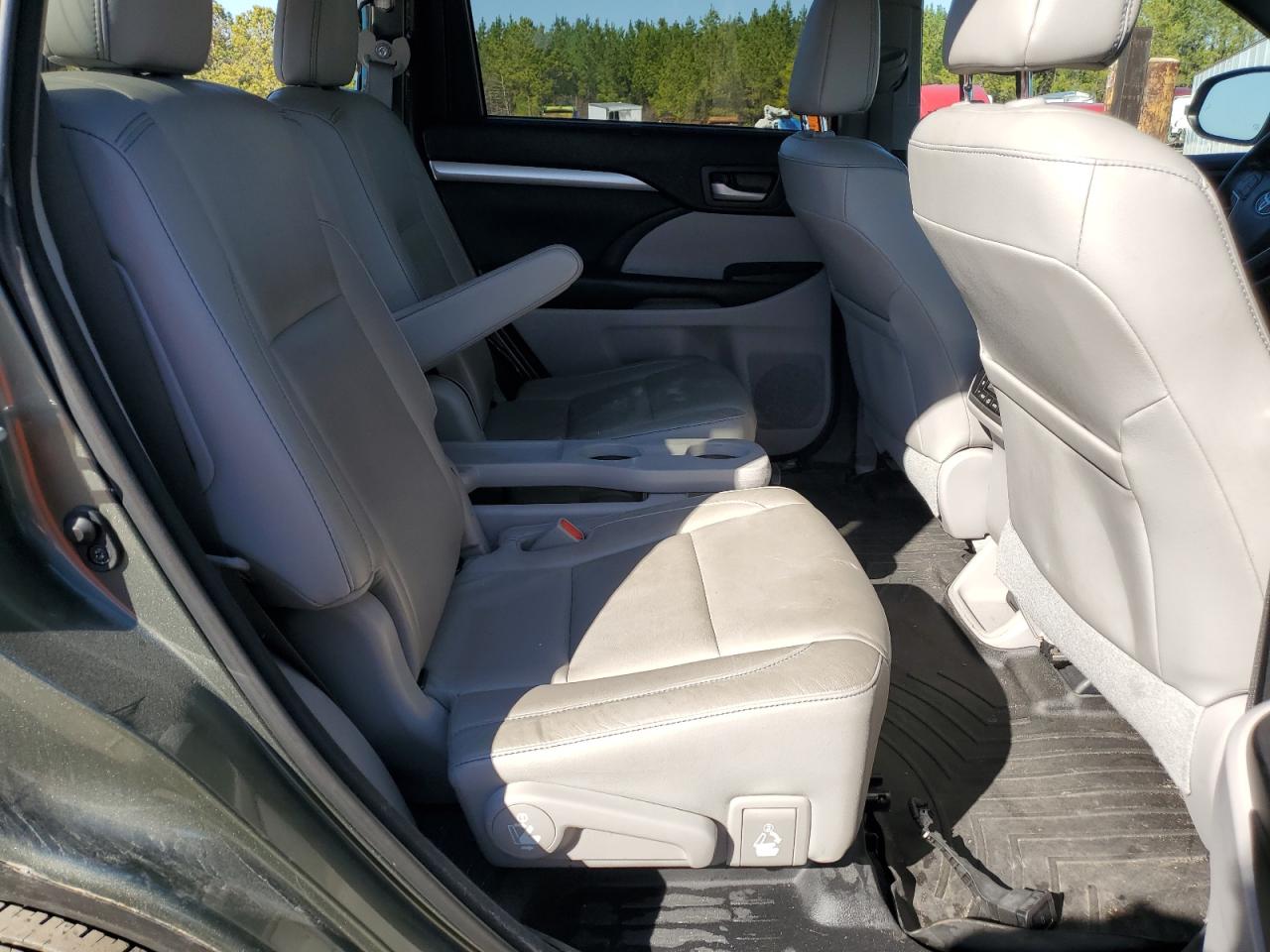 2017 Toyota Highlander VIN 5TDJZRFH6HS405221 Copart auction photo, rear end damage thumbnail 10