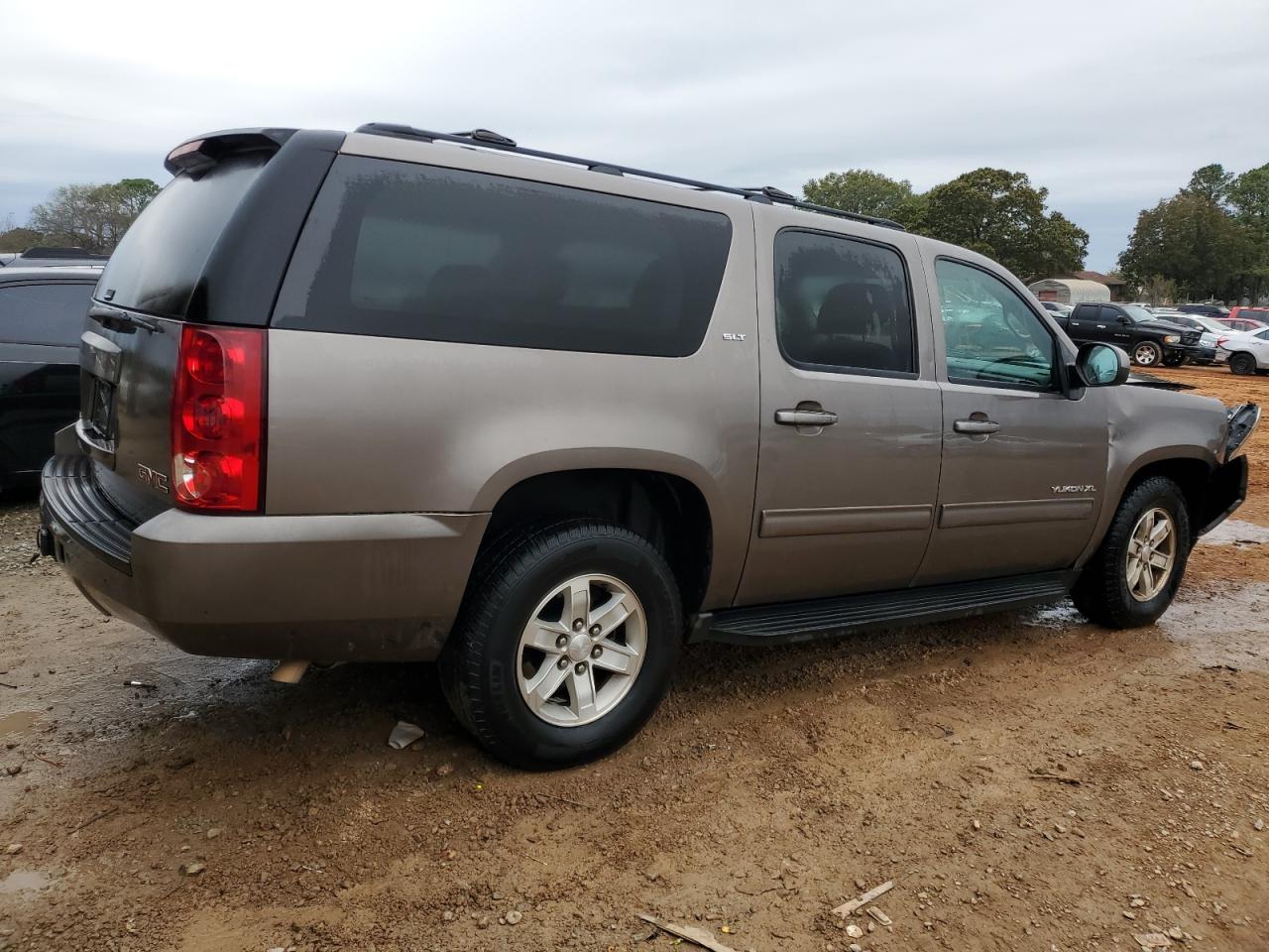 2013 GMC Yukon VIN 1GKS1KE04DR353583 Copart auction photo, front end damage thumbnail 3