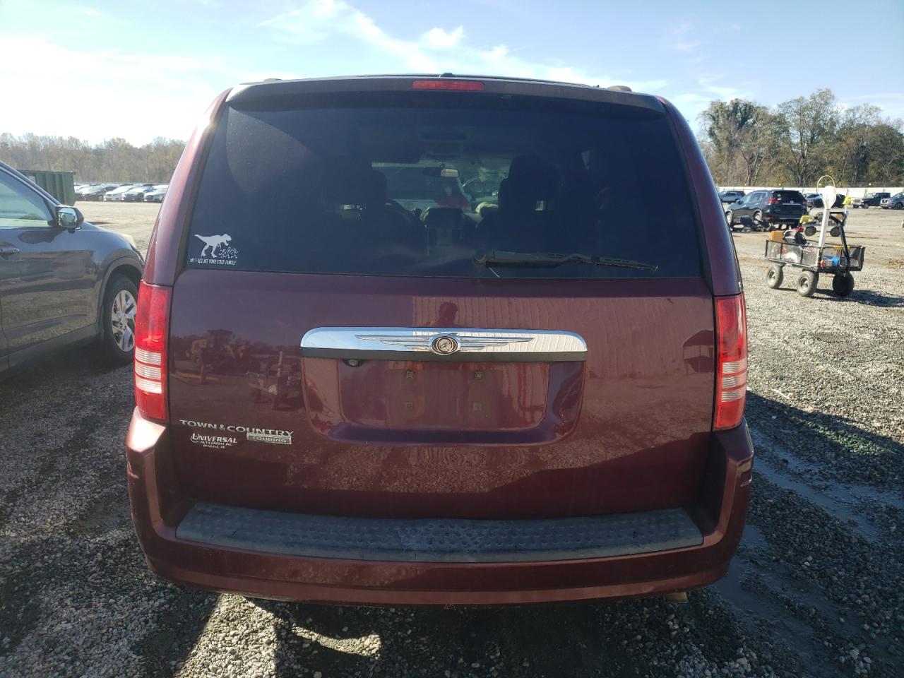 2008 Chrysler Town & Country VIN 2A8HR54P68R783378 Copart auction photo, front end / minor dent/scratches damage thumbnail 6