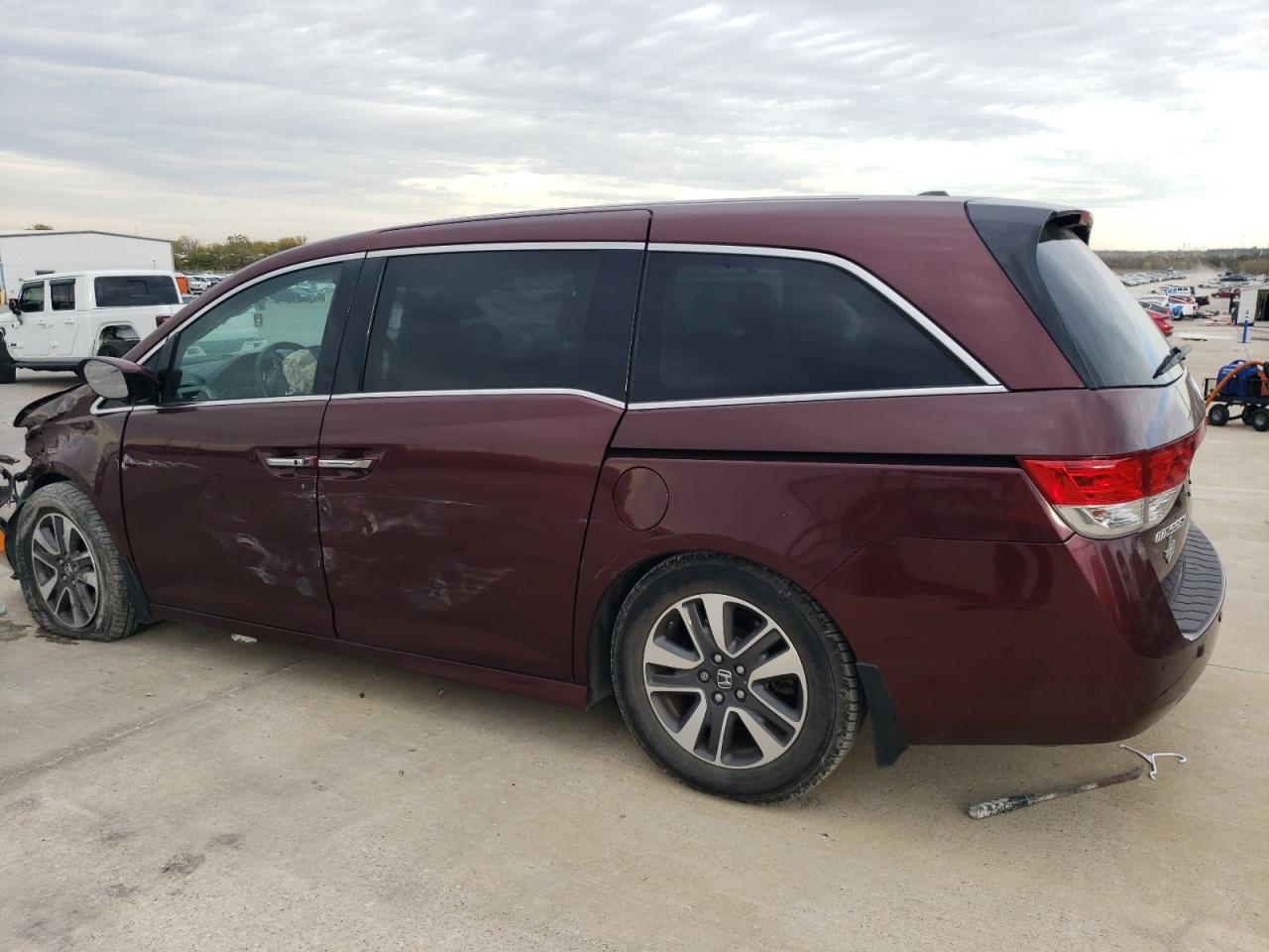 2016 Honda Odyssey VIN 5FNRL5H99GB145631 Copart auction photo, front end damage thumbnail 2