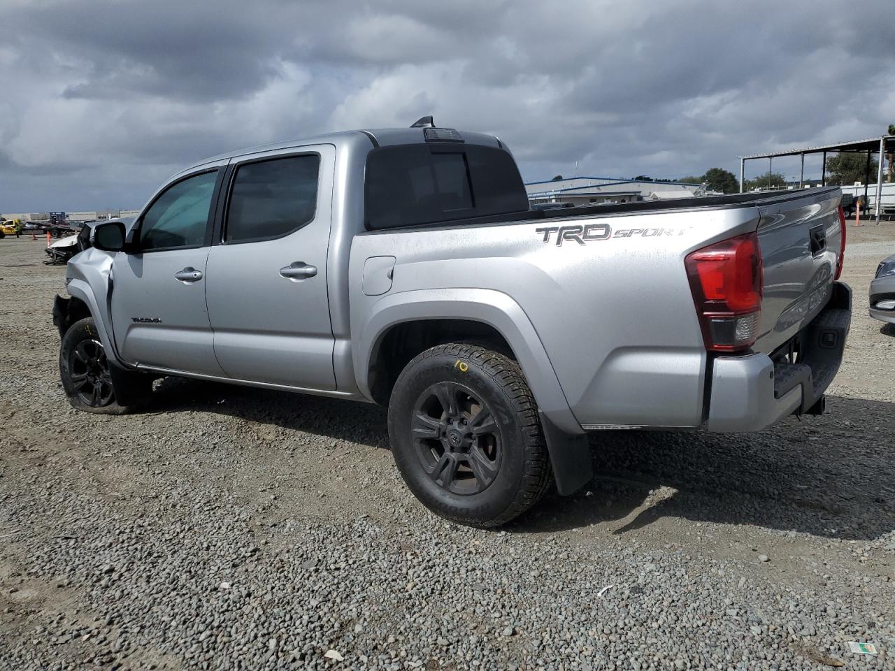 2018 Toyota Tacoma VIN 3TMAZ5CN8JM077308 Copart auction photo, front end / minor dent/scratches damage thumbnail 2