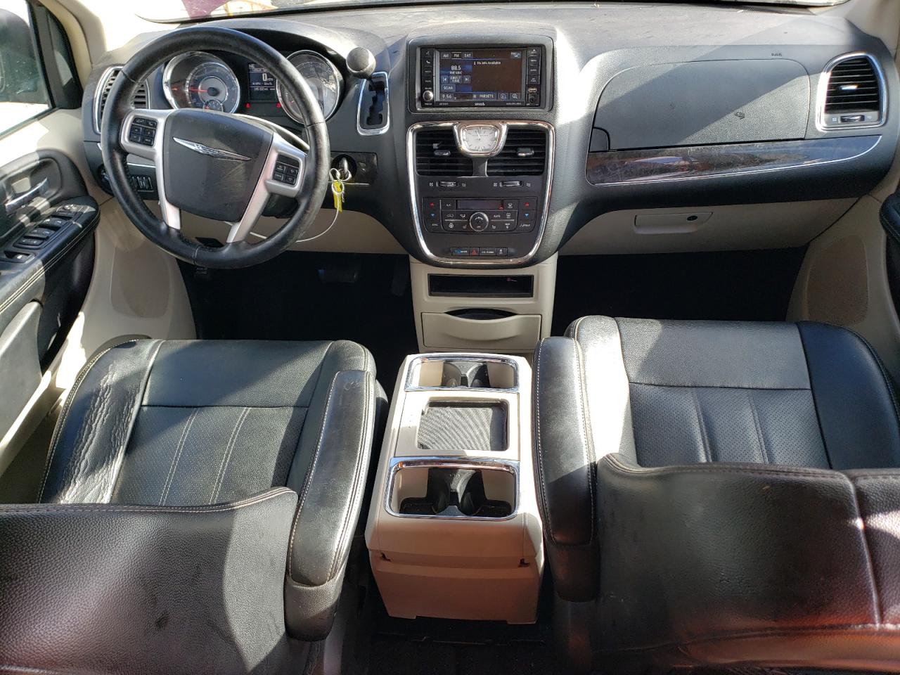 2015 Chrysler Town & Country VIN 2C4RC1CGXFR673521 Copart auction photo, front end damage thumbnail 8