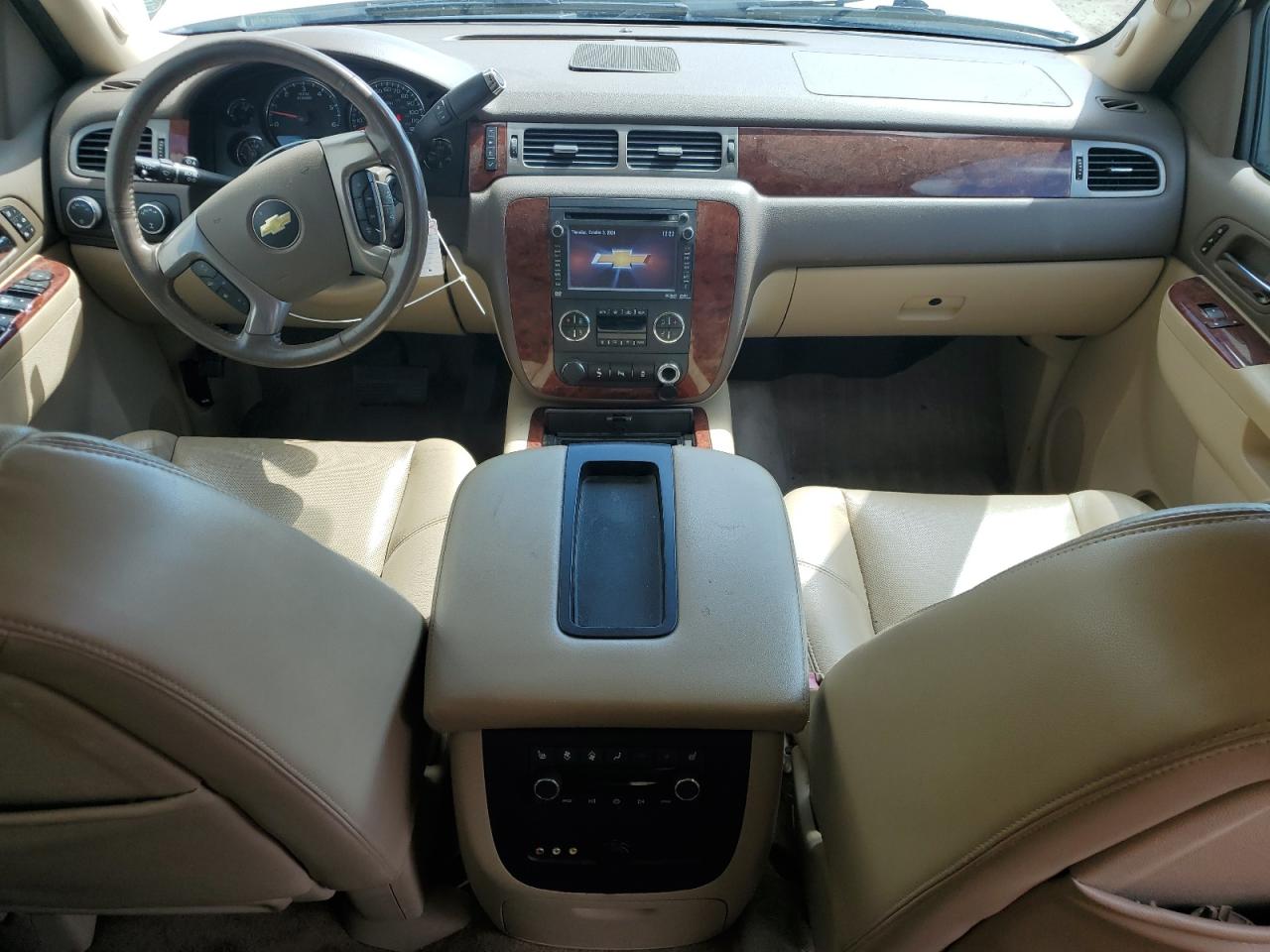 2014 Chevrolet Suburban VIN 1GNSKKE71ER131453 Copart auction photo, front end damage thumbnail 8