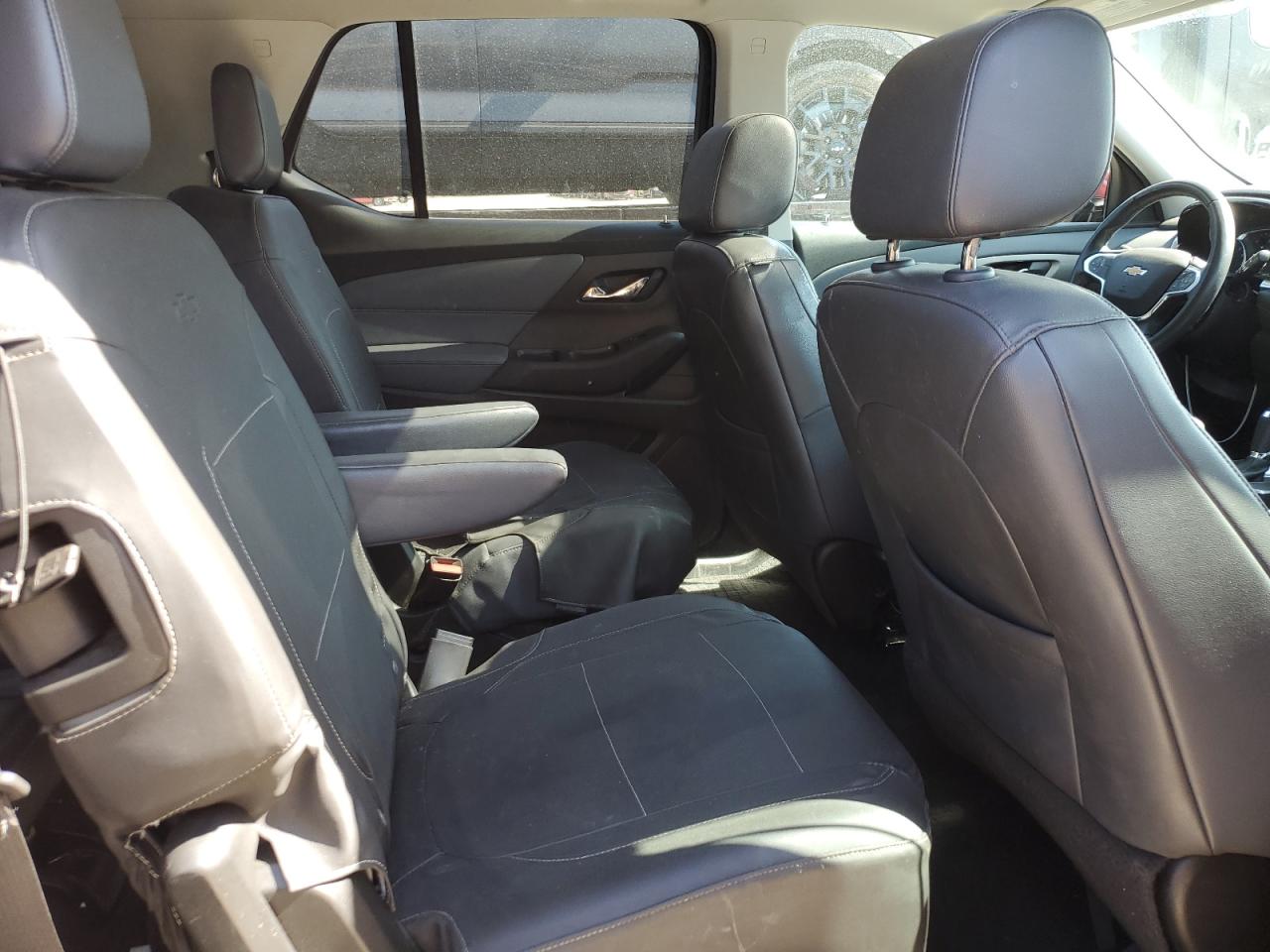 2018 Chevrolet Traverse VIN 1GNEVHKW0JJ114378 Copart auction photo, front end damage thumbnail 11
