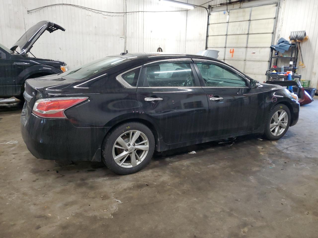 2015 Nissan Altima VIN 1N4AL3AP5FN868988 Copart auction photo, front end damage thumbnail 3
