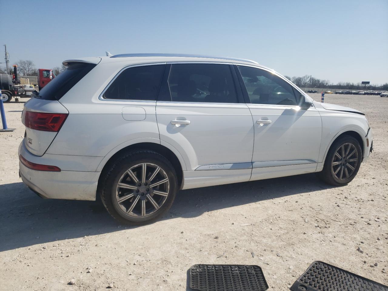 2018 Audi Q7 VIN WA1VAAF78JD031059 Copart auction photo, front end damage thumbnail 3