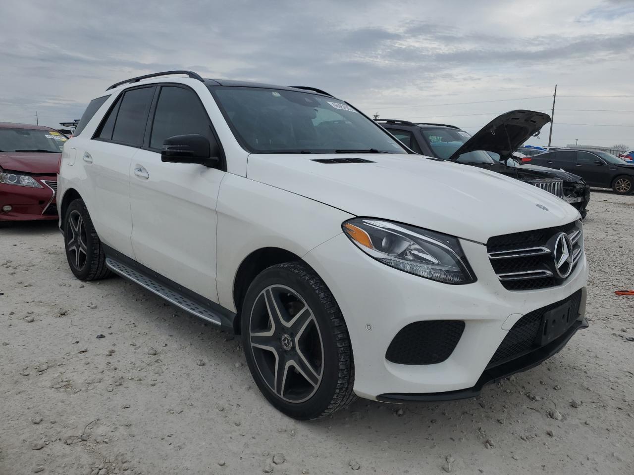 2017 Mercedes-Benz GLE VIN 4JGDA5JB2HA923657 Copart auction photo, side / minor dent/scratches damage thumbnail 4