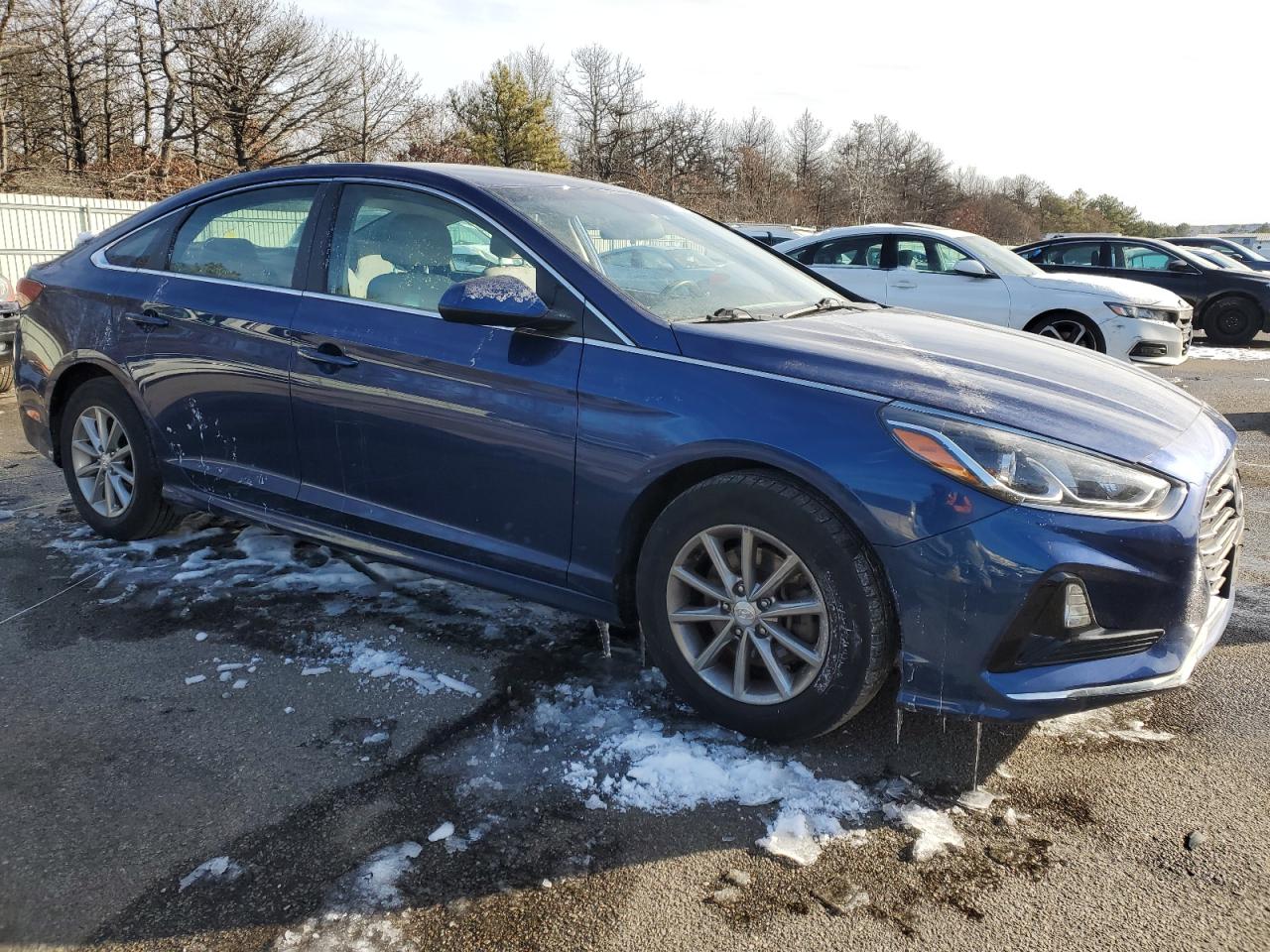 2019 Hyundai Sonata VIN 5NPE24AF4KH788197 Copart auction photo, front end / minor dent/scratches damage thumbnail 4
