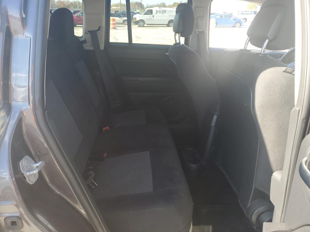 2016 Jeep Compass VIN 1C4NJCBA1GD621535 Copart auction photo, front end / minor dent/scratches damage thumbnail 11
