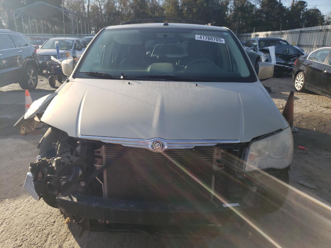 2010 Chrysler Town & Country VIN 2A4RR5D14AR442679 Copart auction photo, front end damage thumbnail 5