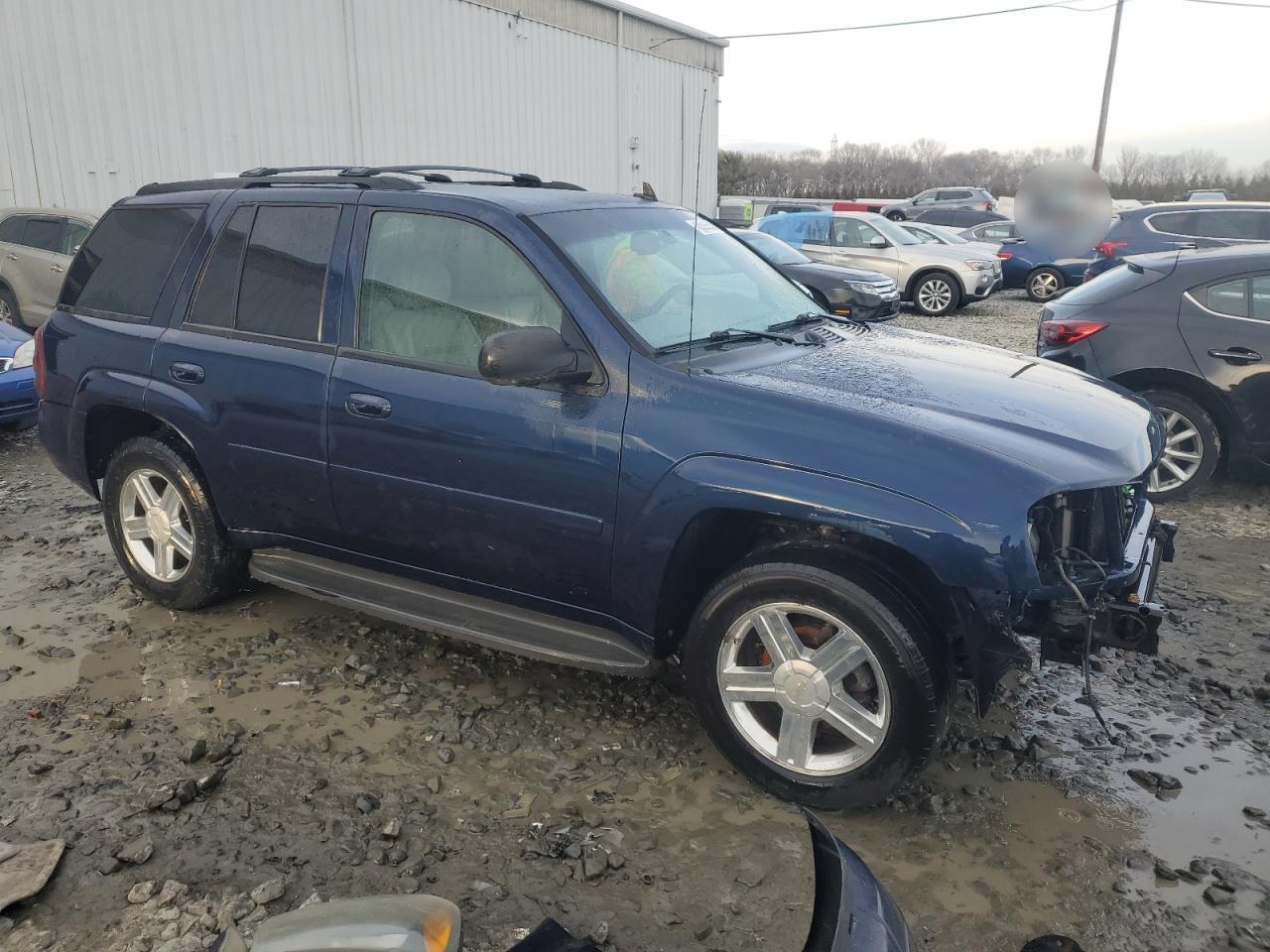 2008 Chevrolet TrailBlazer VIN 1GNDS13SX82239576 Copart auction photo, front end damage thumbnail 4