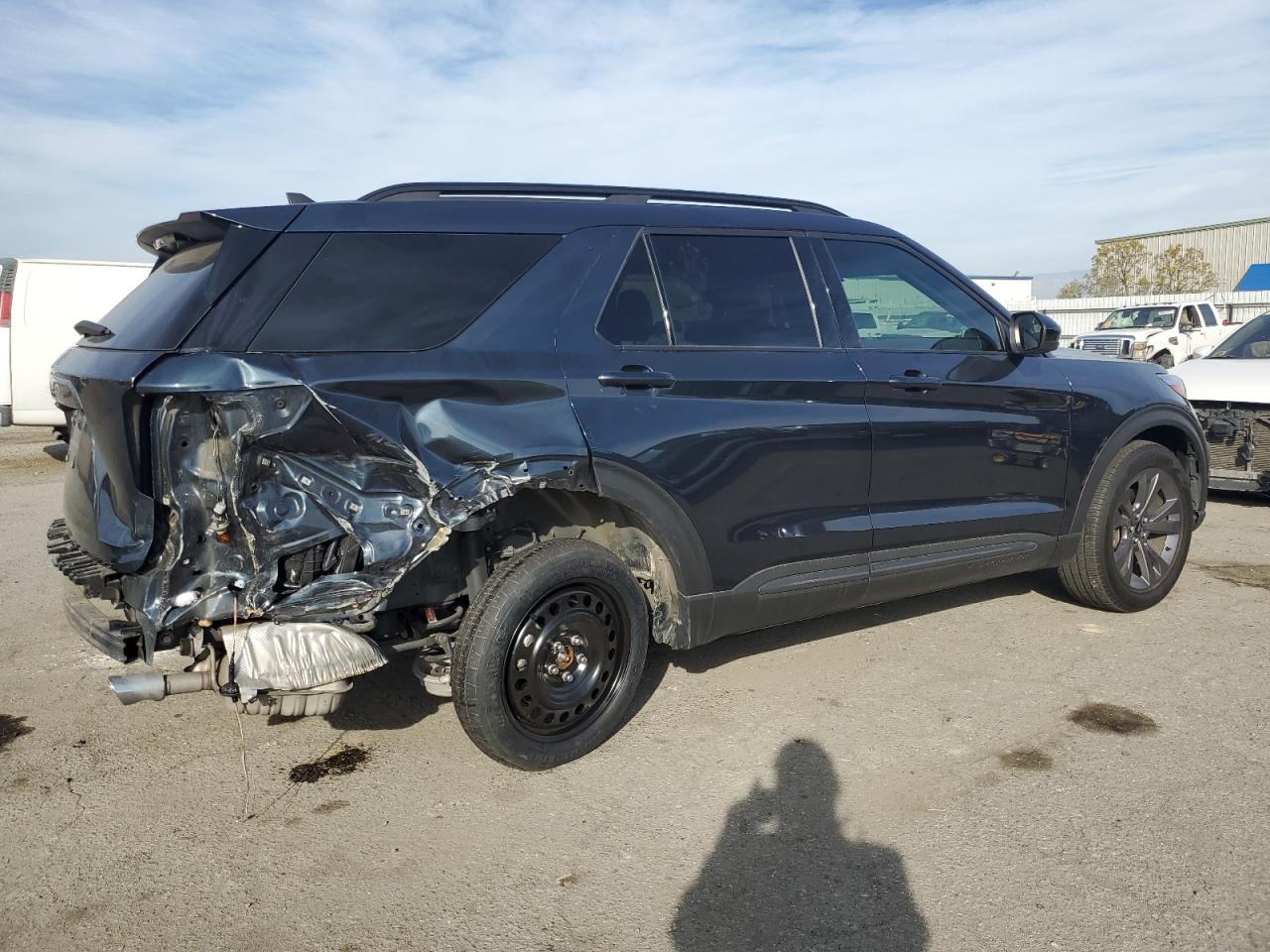 2023 Ford Explorer VIN 1FMSK7DH3PGA95078 Copart auction photo, rear end / undercarriage damage thumbnail 3