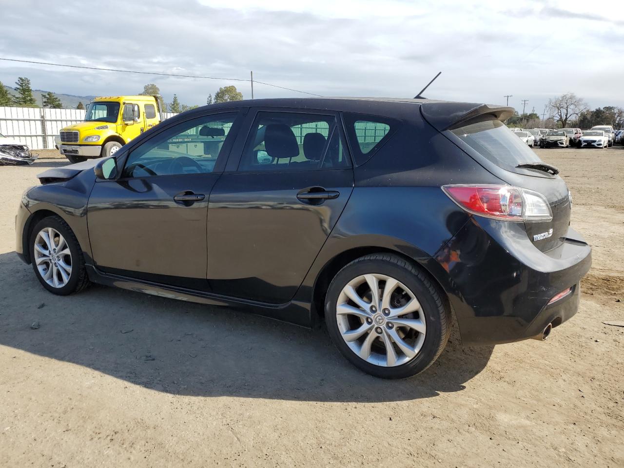 2011 Mazda 3 VIN JM1BL1K62B1457753 Copart auction photo, front end damage thumbnail 2