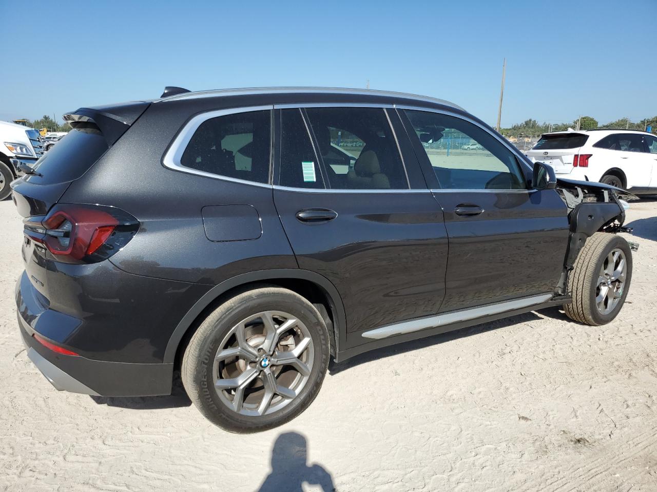 2022 BMW X3 VIN 5UX43DP02N9N07926 Copart auction photo, stripped / minor dent/scratches damage thumbnail 3