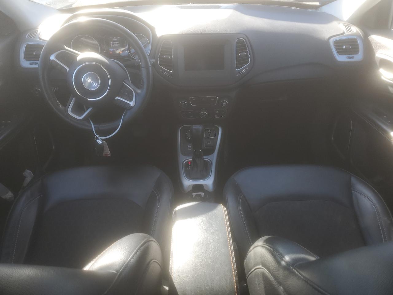 2019 Jeep Compass VIN 3C4NJDBB1KT656853 Copart auction photo, side damage thumbnail 8