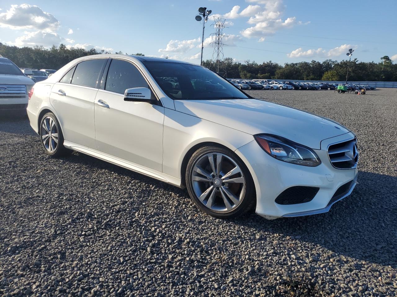 2015 Mercedes-Benz E-klasse VIN WDDHF5KB2FB140583 Copart auction photo, water/flood damage thumbnail 4