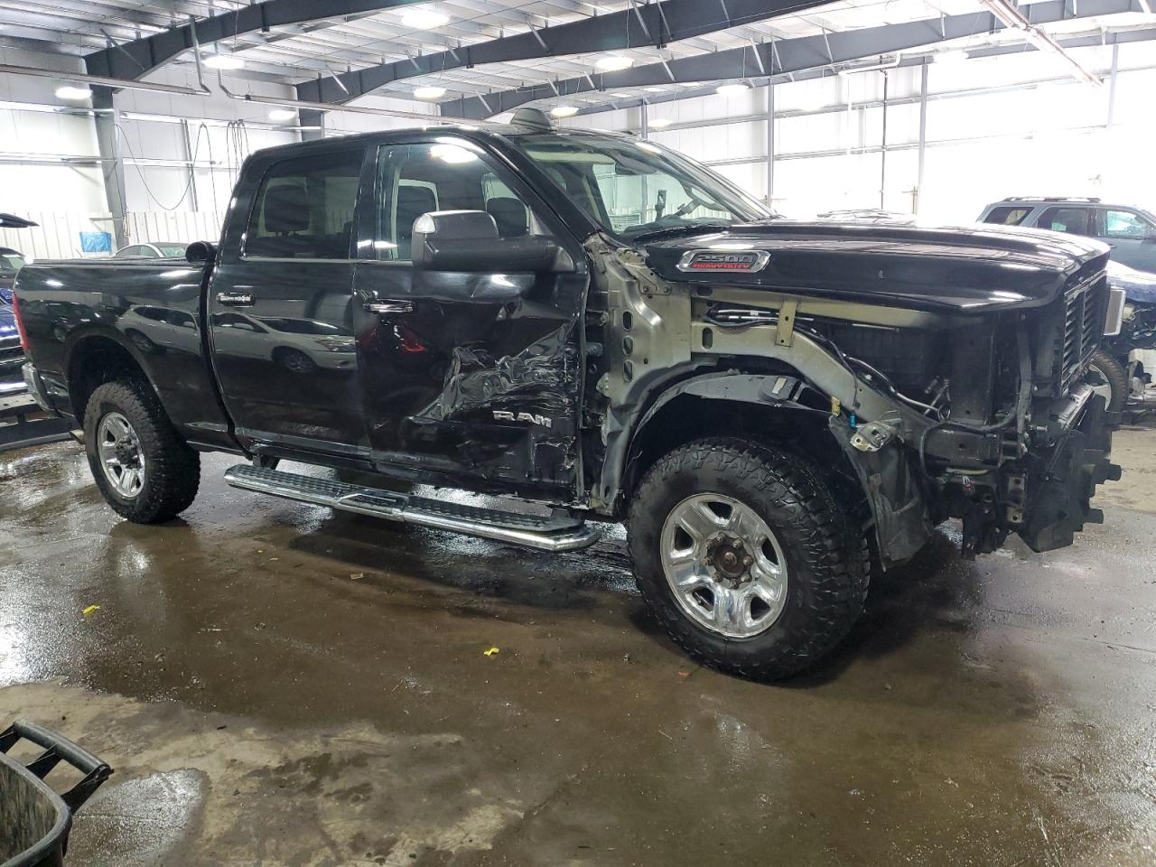 2019 RAM 2500 VIN 3C6UR5DLXKG620871 Copart auction photo, front end / side damage thumbnail 4
