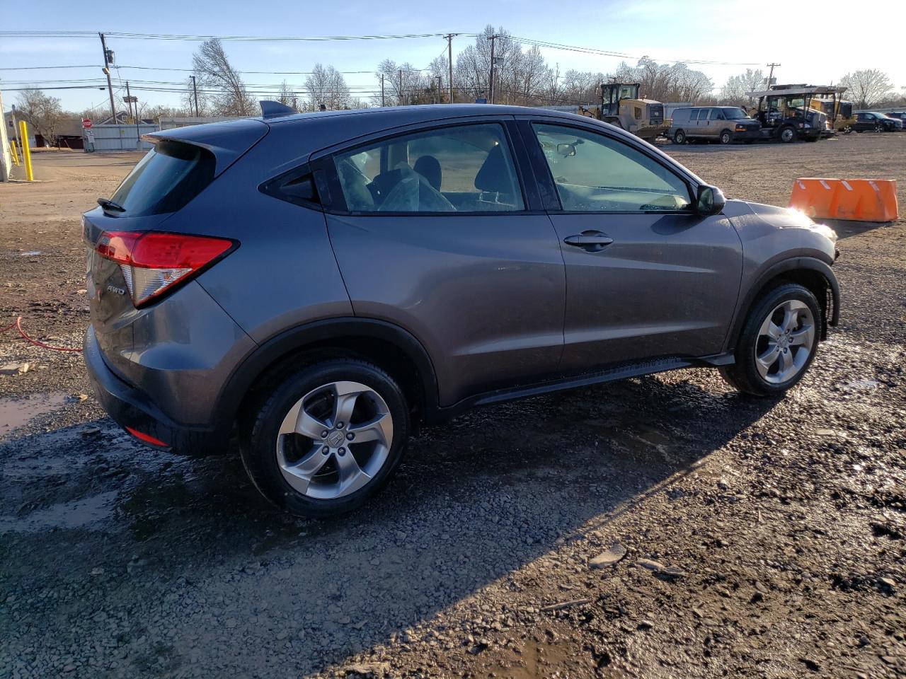 2021 Honda HR-V VIN 3CZRU6H31MM711409 Copart auction photo, front end / side damage thumbnail 3