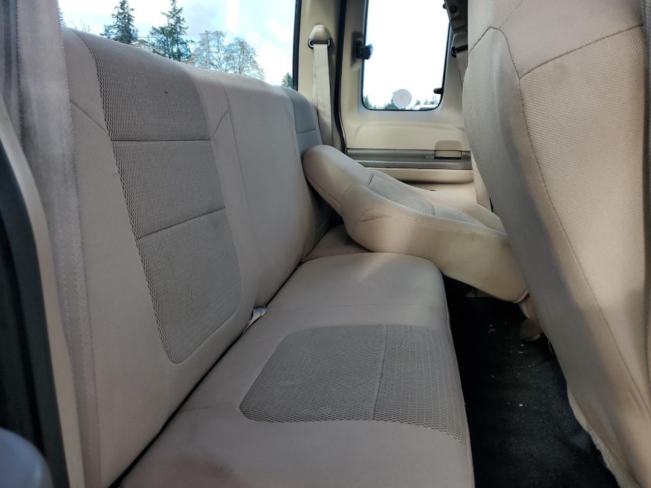 2004 Ford F250 VIN 1FTNX21L74ED03968 Copart auction photo, rear end / front end damage thumbnail 11