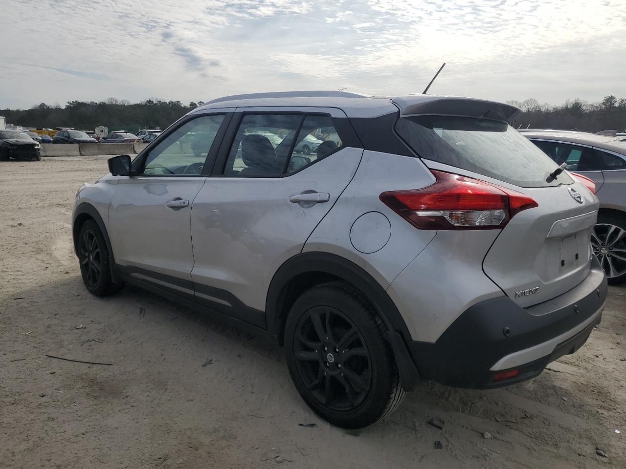 2020 Nissan Kicks VIN 3N1CP5DVXLL562123 Copart auction photo, mechanical damage thumbnail 2