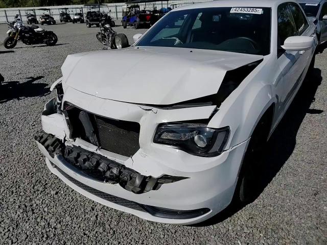 2019 Chrysler 300 VIN 2C3CCABGXKH565993 Copart auction photo, front end damage thumbnail 10