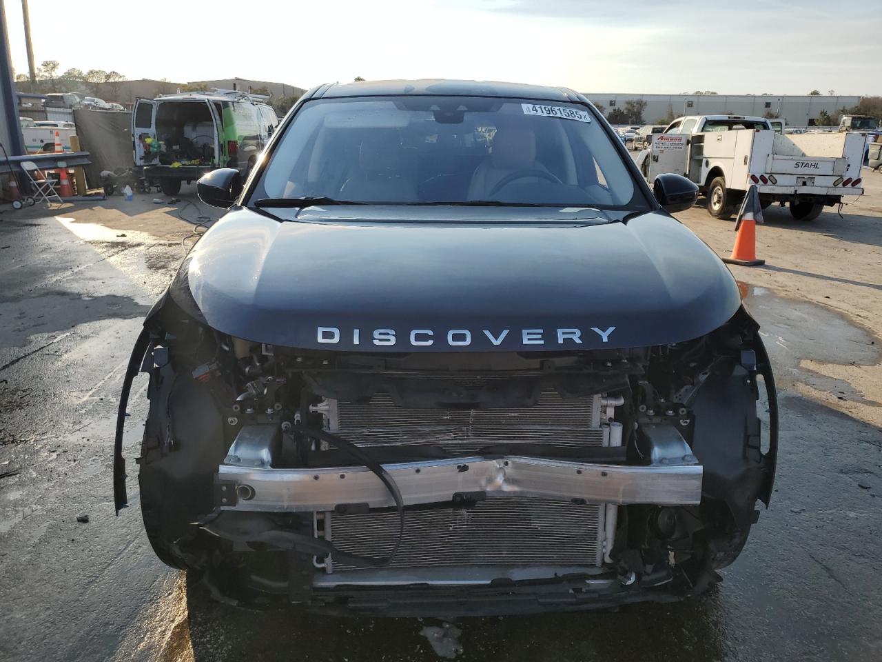2020 Land Rover Discovery VIN SALCP2FX7LH863983 Copart auction photo, front end damage thumbnail 5