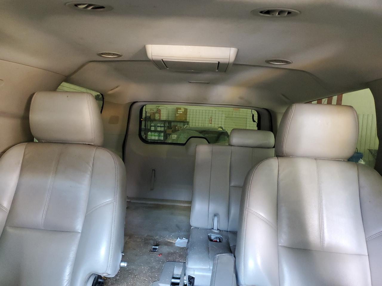 2014 Chevrolet Suburban VIN 1GNSCJE07ER140989 Copart auction photo, front end / minor dent/scratches damage thumbnail 10
