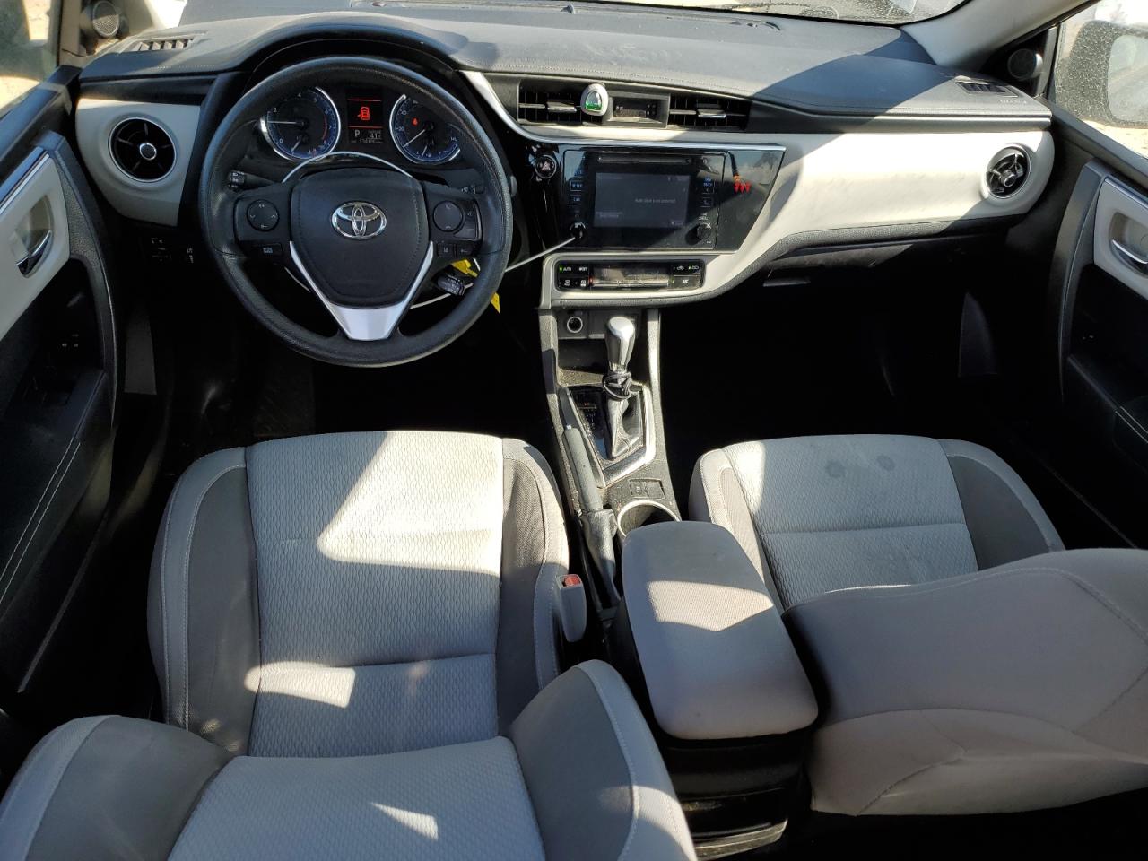2018 Toyota Corolla VIN 5YFBURHE3JP803586 Copart auction photo, front end / minor dent/scratches damage thumbnail 8