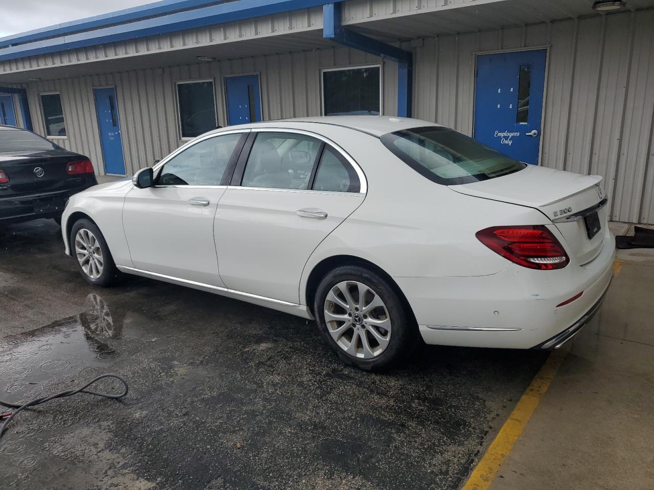 2017 Mercedes-Benz E-klasse VIN WDDZF4JB1HA285994 Copart auction photo, water/flood damage thumbnail 2