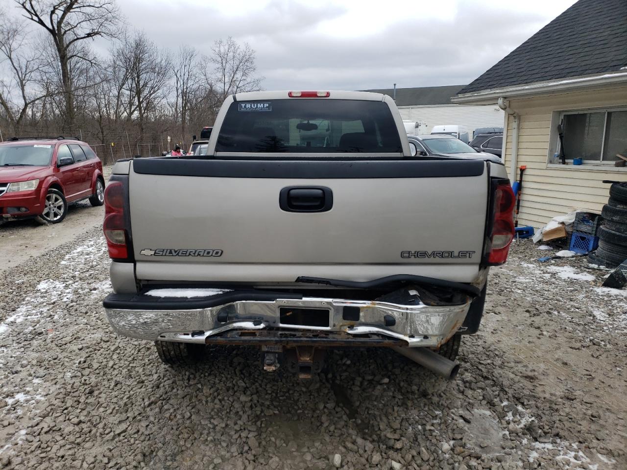 2004 Chevrolet Silverado VIN 1GCHK29294E366335 Copart auction photo, front end damage thumbnail 6