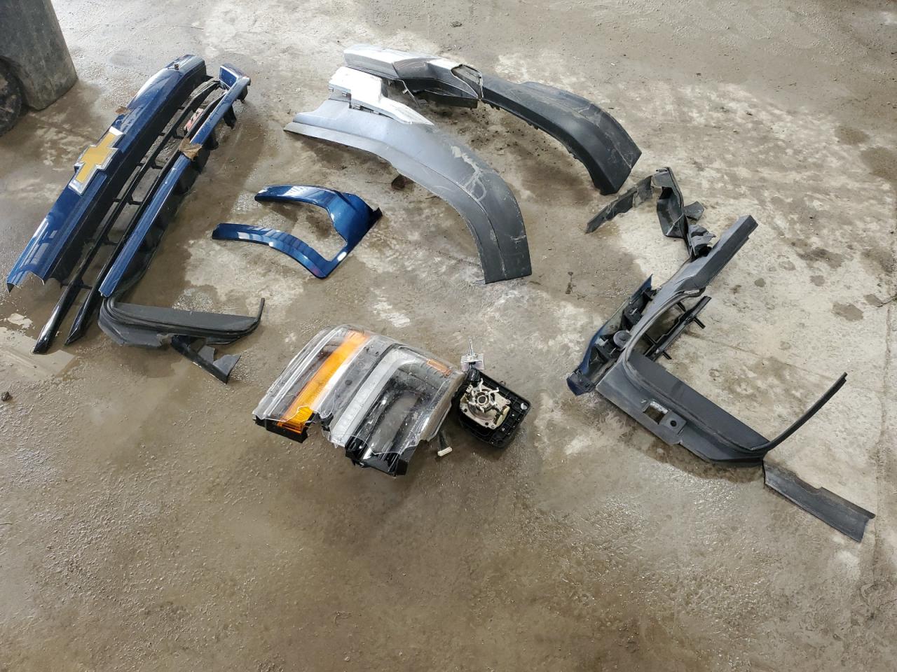2016 Chevrolet Silverado VIN 1GCVKREC3GZ211268 Copart auction photo, front end / side damage thumbnail 12
