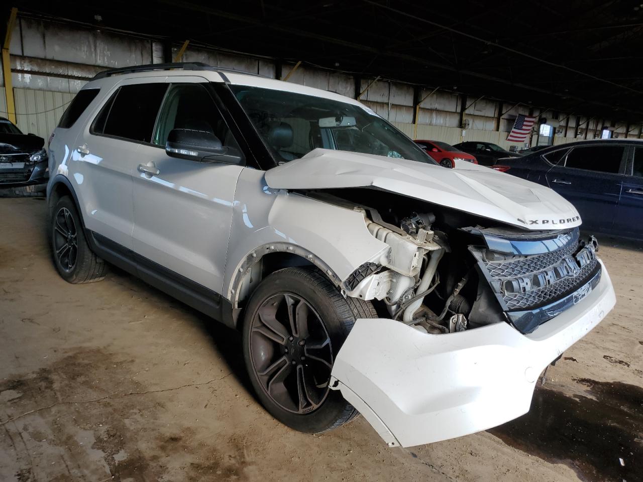 2015 Ford Explorer VIN 1FM5K8GT9FGA27224 Copart auction photo, front end / minor dent/scratches damage thumbnail 4