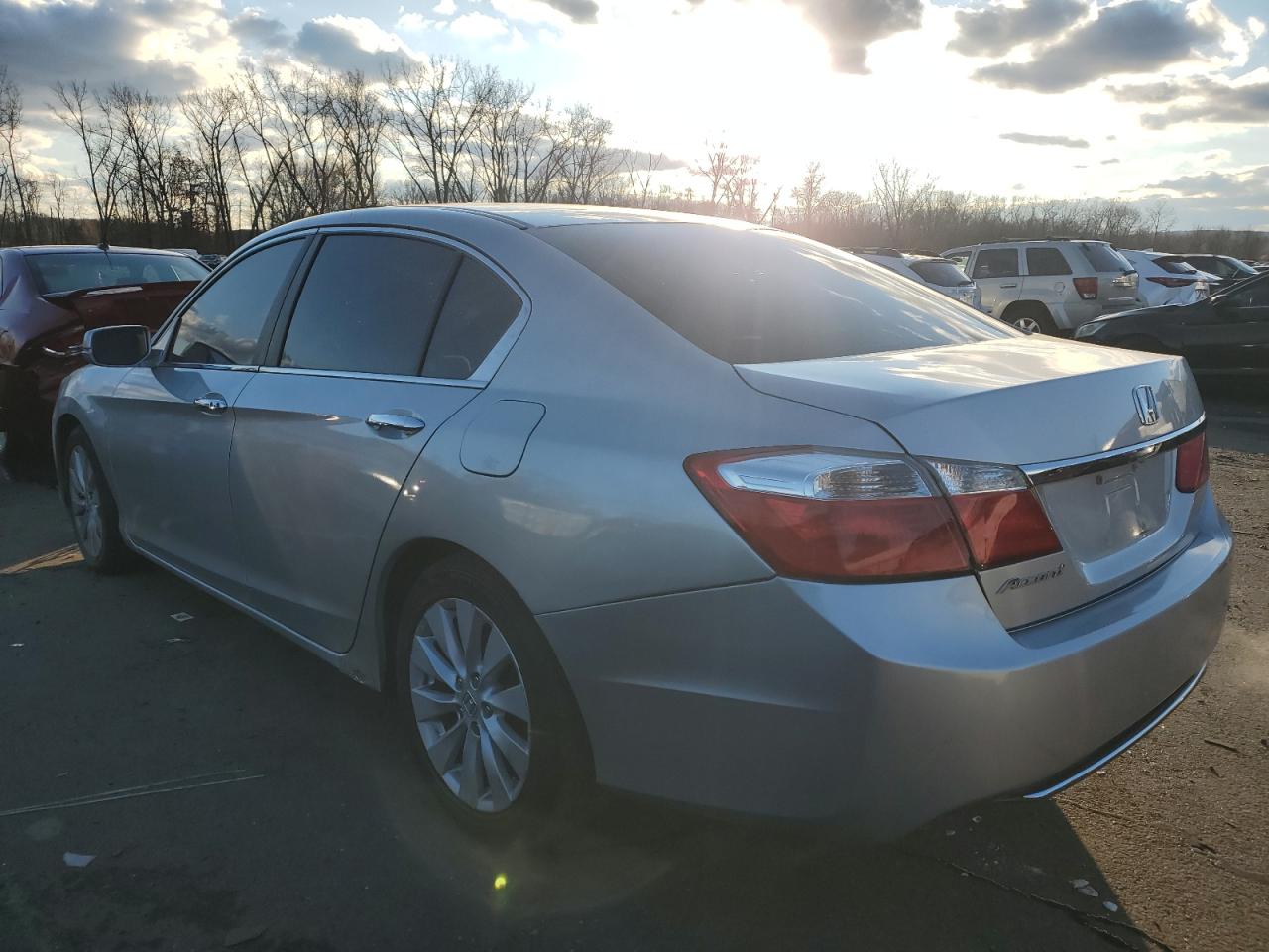 2013 Honda Accord VIN 1HGCR2F72DA054677 Copart auction photo, side / minor dent/scratches damage thumbnail 2