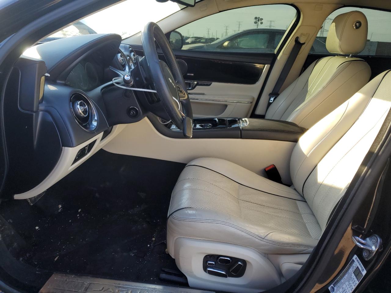 2014 Jaguar XJ VIN SAJWJ2GD6E8V73491 Copart auction photo, front end / side damage thumbnail 7