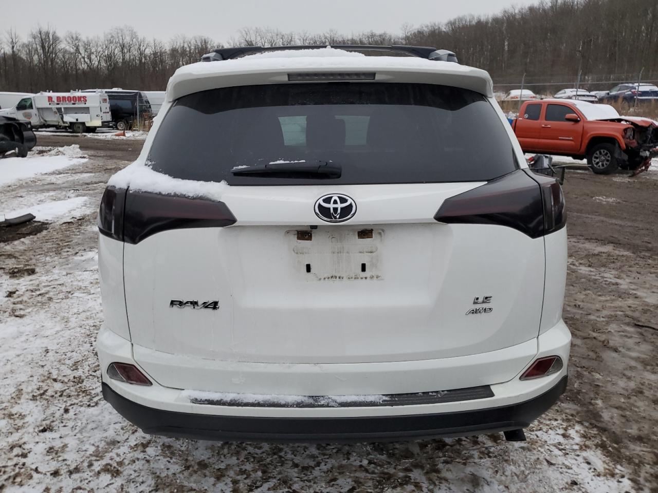 2017 Toyota RAV 4 VIN JTMBFREV6HJ136414 Copart auction photo, front end / minor dent/scratches damage thumbnail 6