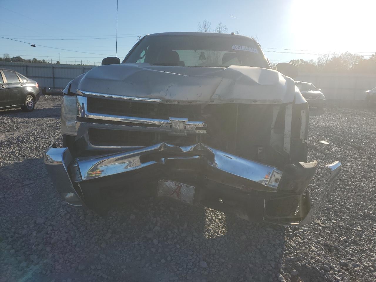 2007 Chevrolet Silverado VIN 1GCHK29K47E518221 Copart auction photo, front end / side damage thumbnail 5