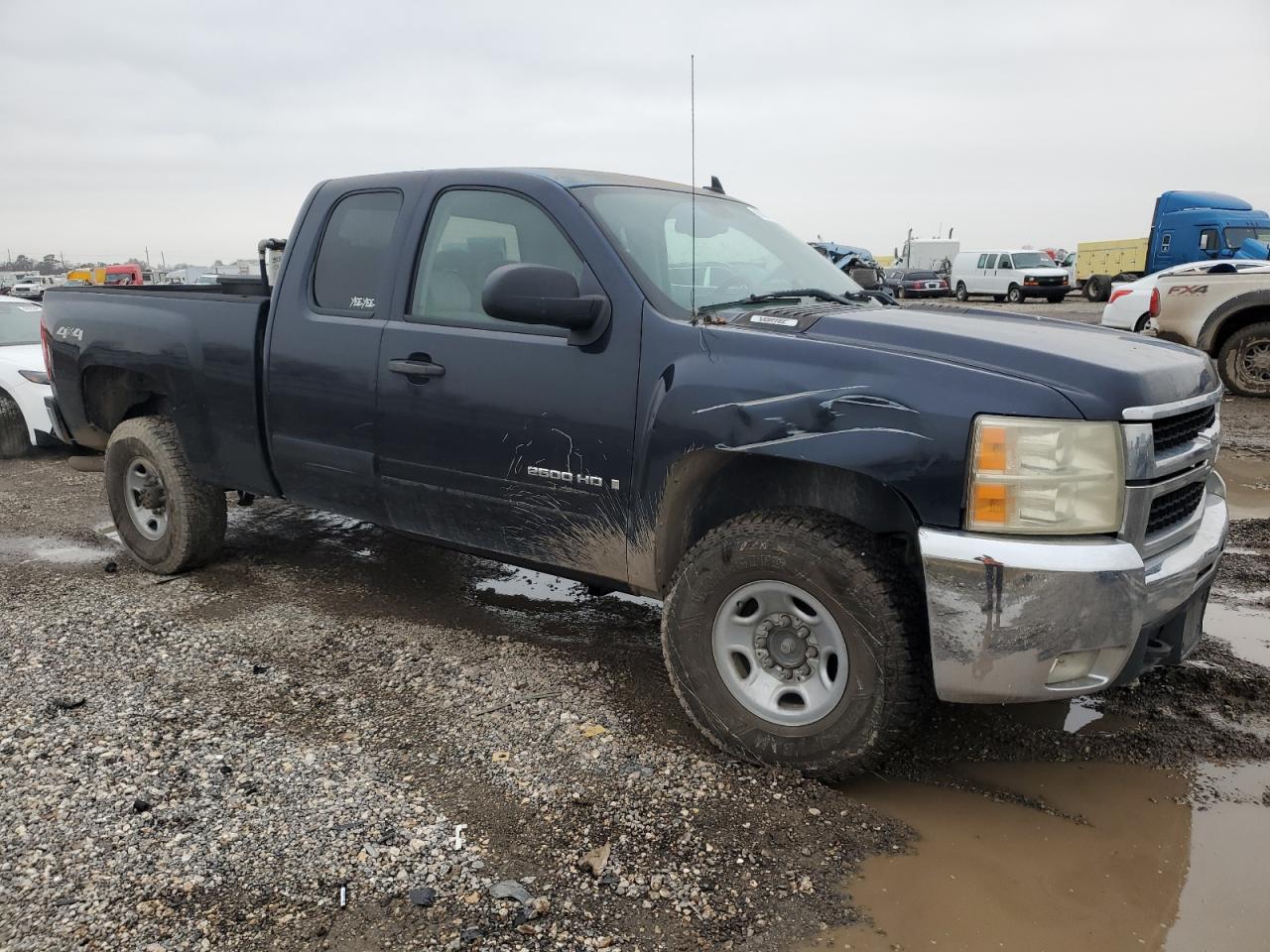 2007 Chevrolet Silverado VIN 1GCHK29K17E544422 Copart auction photo, front end / rear end damage thumbnail 4