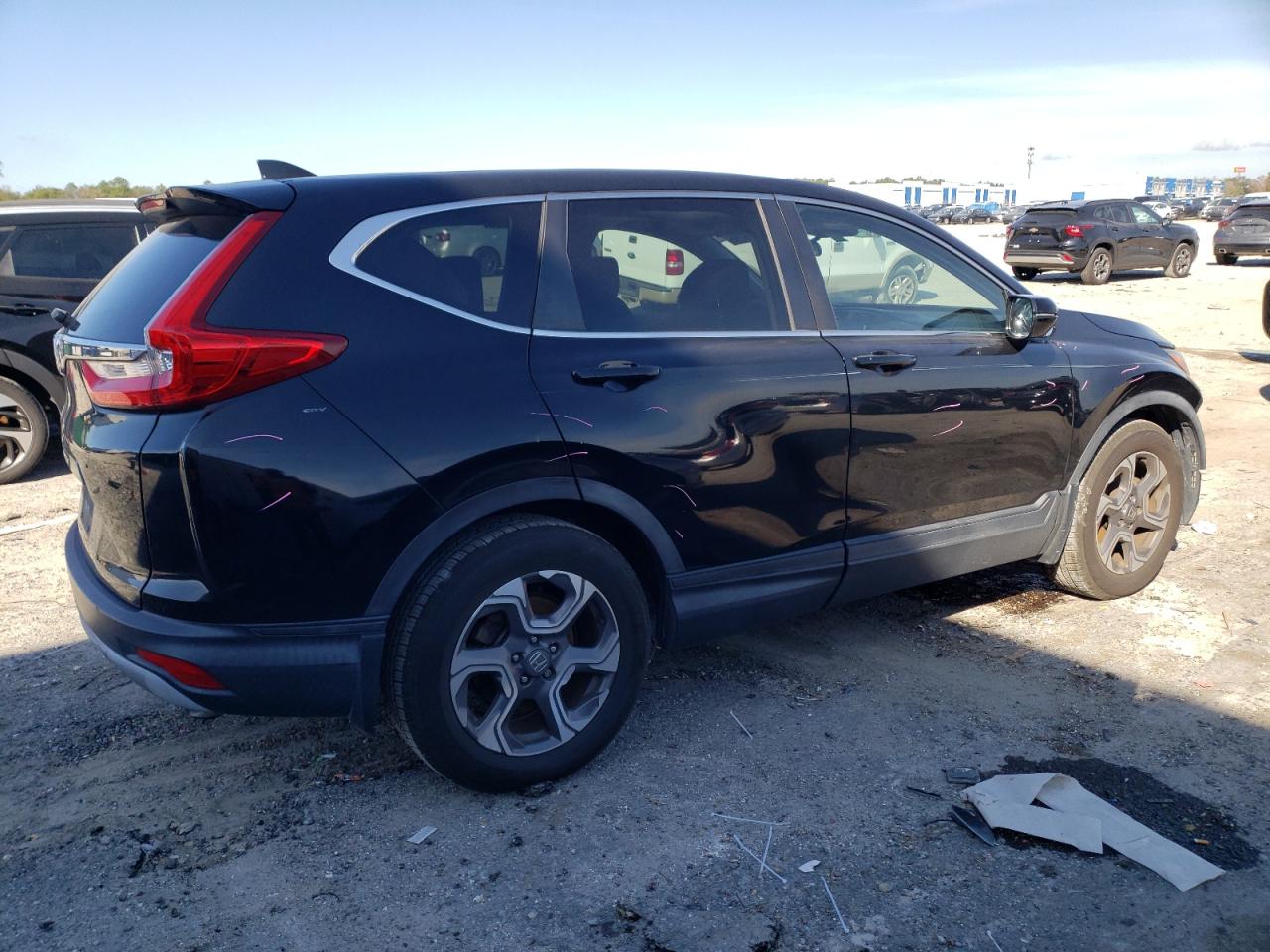 2017 Honda CR-V VIN 7FARW1H57HE038919 Copart auction photo, front end / minor dent/scratches damage thumbnail 3